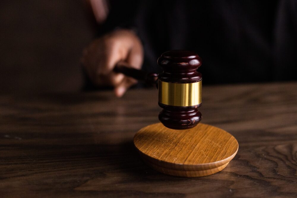 La consultation sur la situation économique et le CSE évite la justice